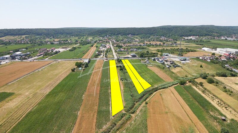 Maracineni, judetul Arges Teren cu potential de dezvoltare -7427 mp in Argeselu,