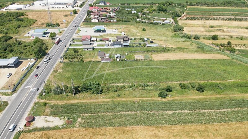 Maracineni, judetul Arges Teren cu potential de dezvoltare -7427 mp in Argeselu,